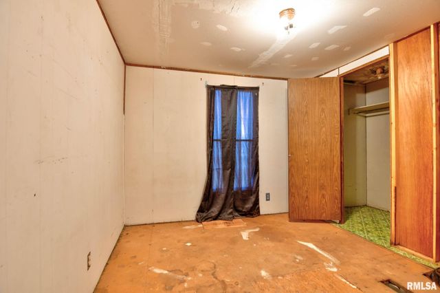 101 OAK Street, Moweaqua, IL 62550