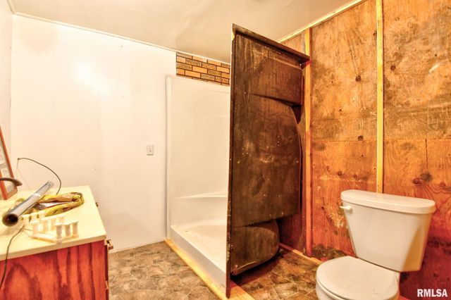 101 OAK Street, Moweaqua, IL 62550