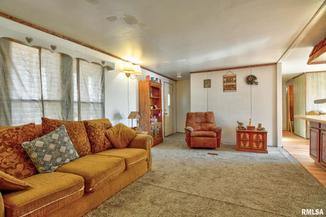 101 OAK Street, Moweaqua, IL 62550