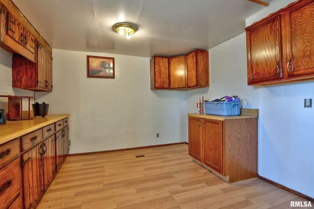 101 OAK Street, Moweaqua, IL 62550