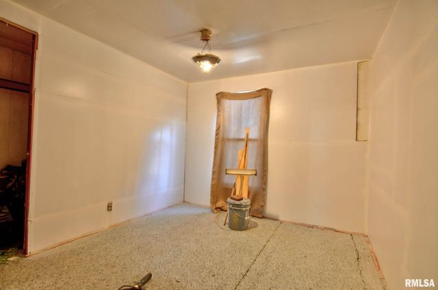 101 OAK Street, Moweaqua, IL 62550