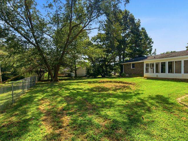 739 Scoutview Rd, Ashland City, TN 37015