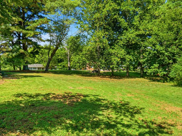 739 Scoutview Rd, Ashland City, TN 37015