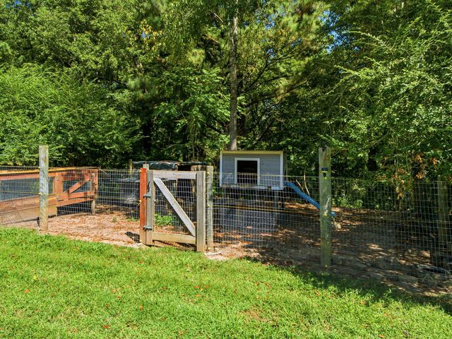 739 Scoutview Rd, Ashland City, TN 37015