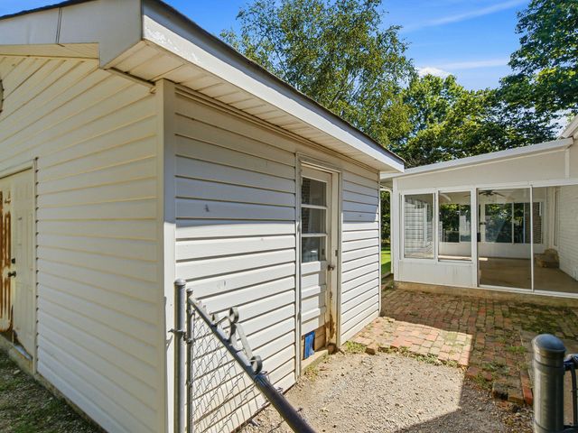 739 Scoutview Rd, Ashland City, TN 37015
