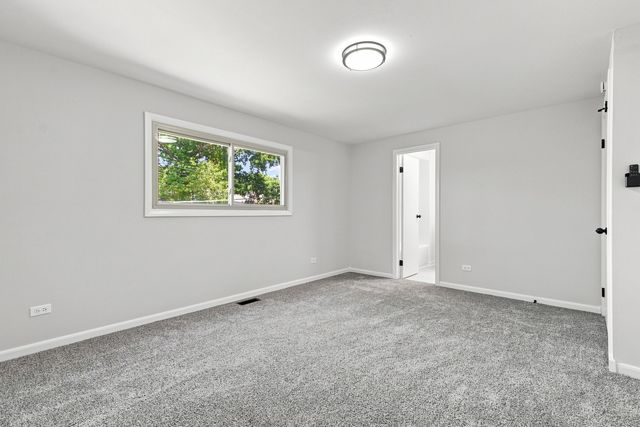 5184 Deerpath Road, Oak Forest, IL 60452