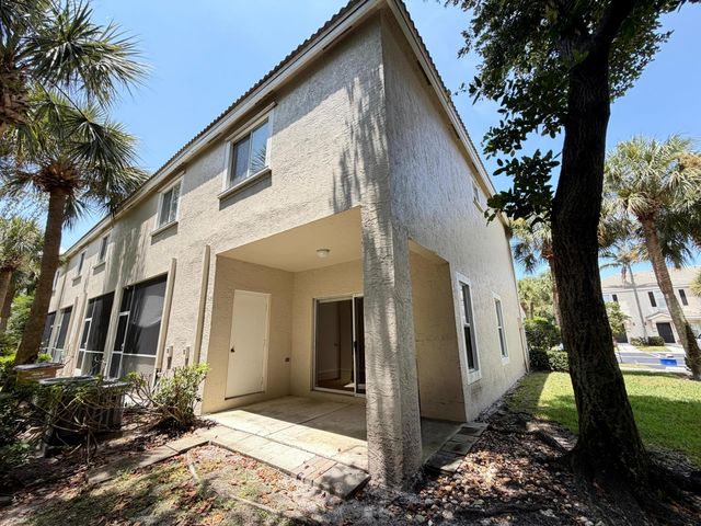 5035 Palmbrooke Circle, West Palm Beach, FL 33417