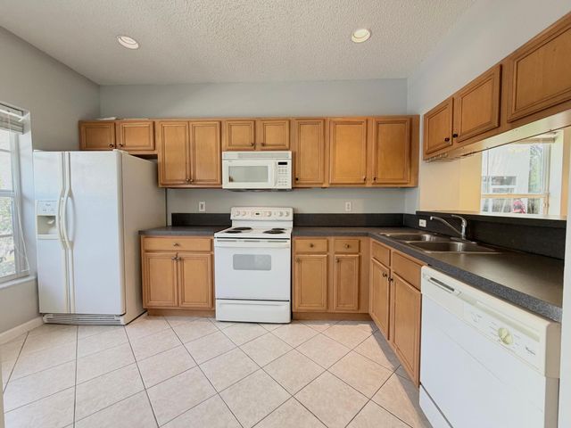 5035 Palmbrooke Circle, West Palm Beach, FL 33417