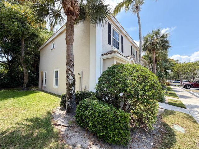 5035 Palmbrooke Circle, West Palm Beach, FL 33417
