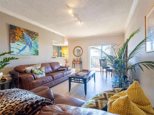 11700 SW 2nd St 13202, Pembroke Pines, FL 33025