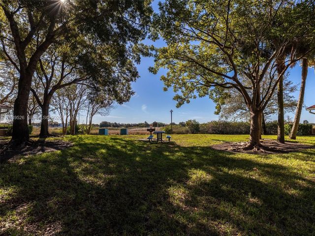 11700 SW 2nd St 13202, Pembroke Pines, FL 33025