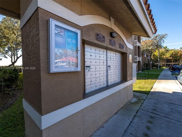 11700 SW 2nd St 13202, Pembroke Pines, FL 33025