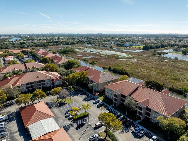 11700 SW 2nd St 13202, Pembroke Pines, FL 33025