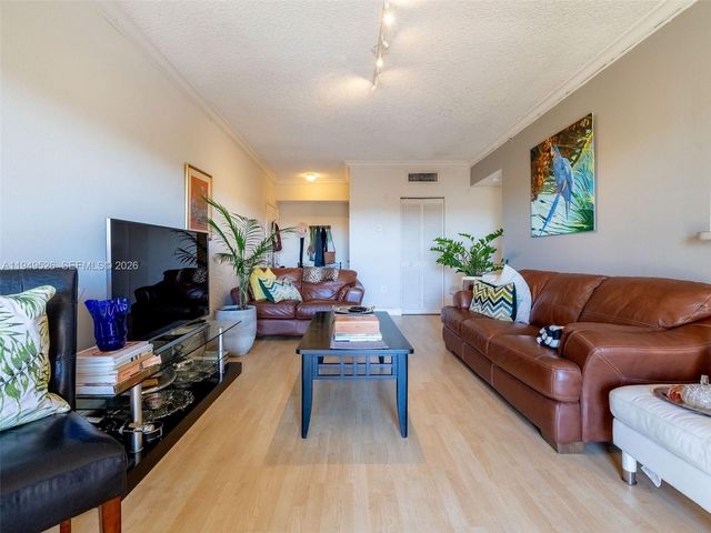 11700 SW 2nd St 13202, Pembroke Pines, FL 33025