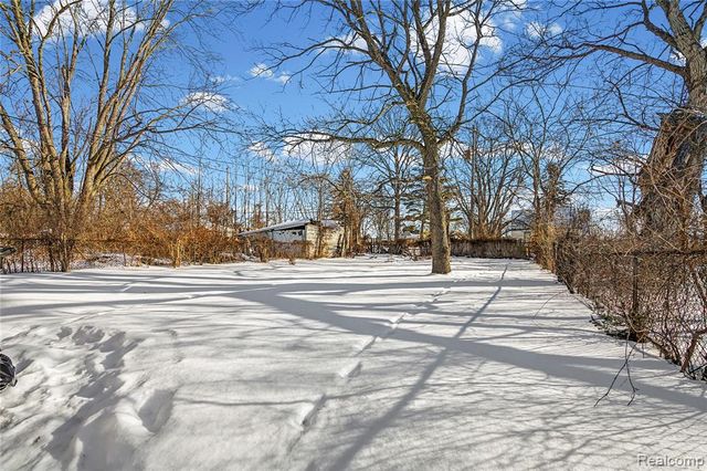 8294 Rosemont Avenue, Detroit, MI 48228