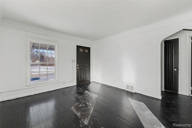 8294 Rosemont Avenue, Detroit, MI 48228