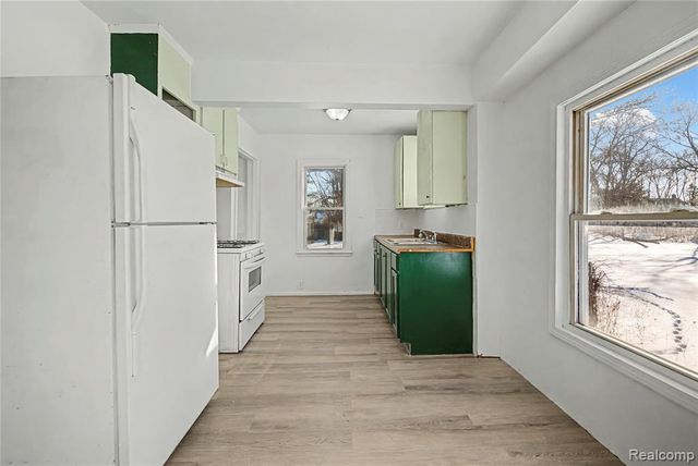 8294 Rosemont Avenue, Detroit, MI 48228