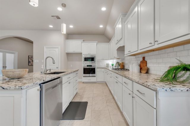 6117 LAKE TERAVISTA WAY, Georgetown, TX 78626