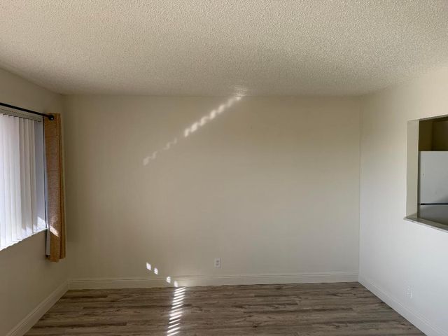 400 Village Green Circle W 304, Palm Springs, FL 33461