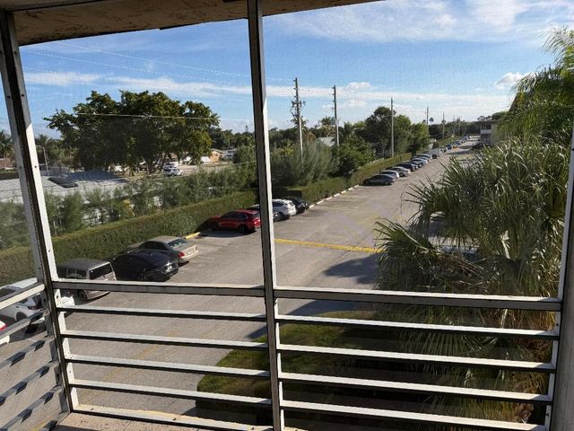 400 Village Green Circle W 304, Palm Springs, FL 33461