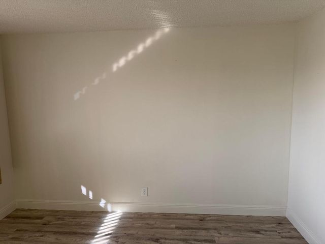 400 Village Green Circle W 304, Palm Springs, FL 33461