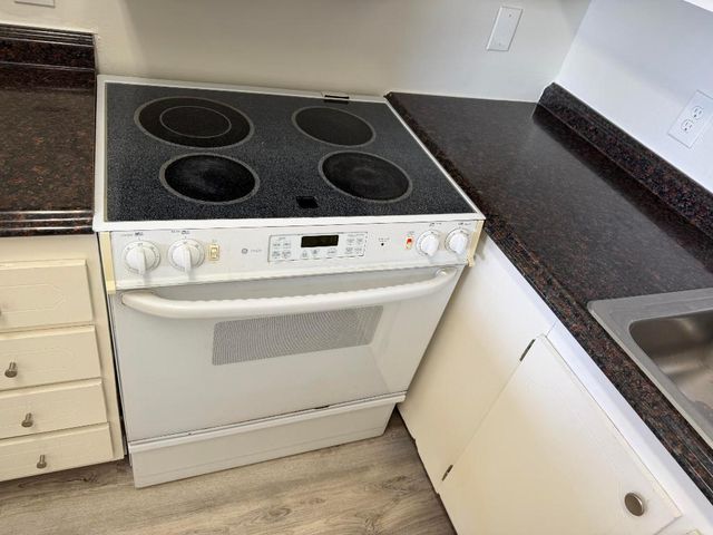 400 Village Green Circle W 304, Palm Springs, FL 33461