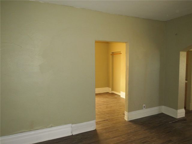 4829 Lougean Ave, Lincoln Place, PA 15207