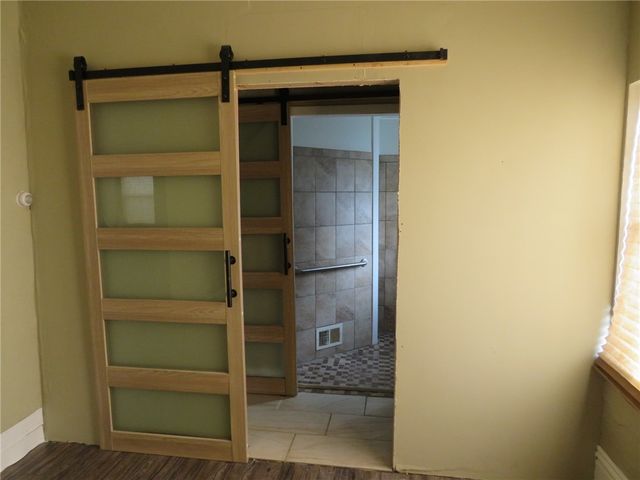 4829 Lougean Ave, Lincoln Place, PA 15207