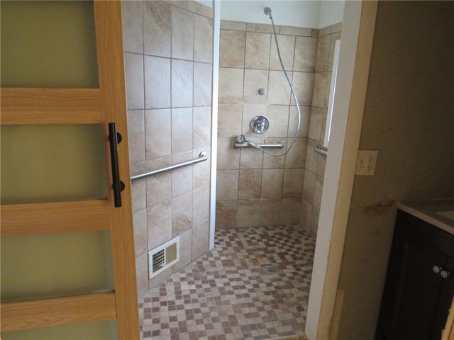 4829 Lougean Ave, Lincoln Place, PA 15207