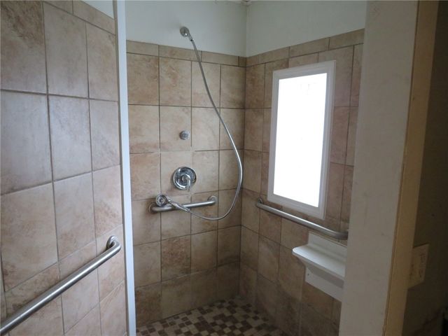 4829 Lougean Ave, Lincoln Place, PA 15207