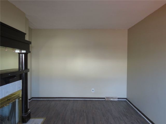 4829 Lougean Ave, Lincoln Place, PA 15207