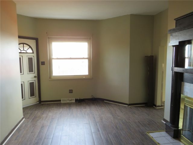 4829 Lougean Ave, Lincoln Place, PA 15207