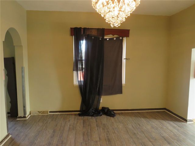 4829 Lougean Ave, Lincoln Place, PA 15207