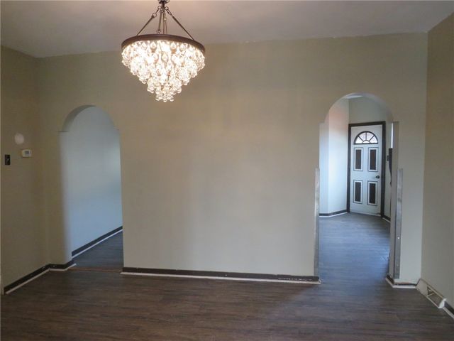 4829 Lougean Ave, Lincoln Place, PA 15207