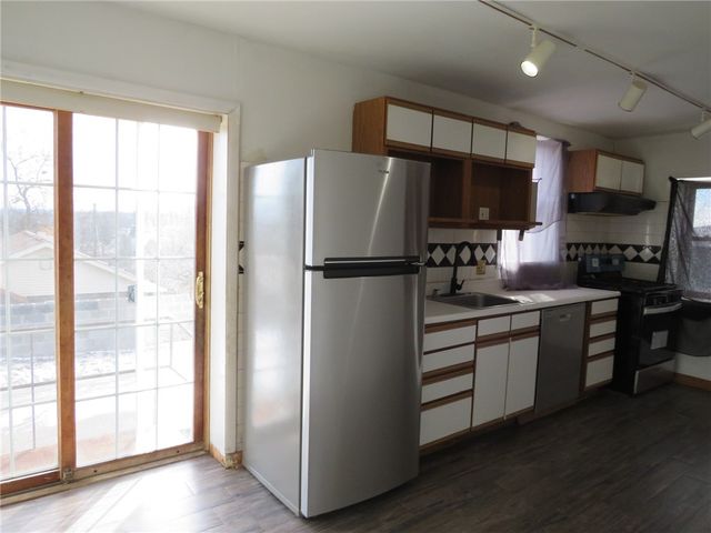 4829 Lougean Ave, Lincoln Place, PA 15207