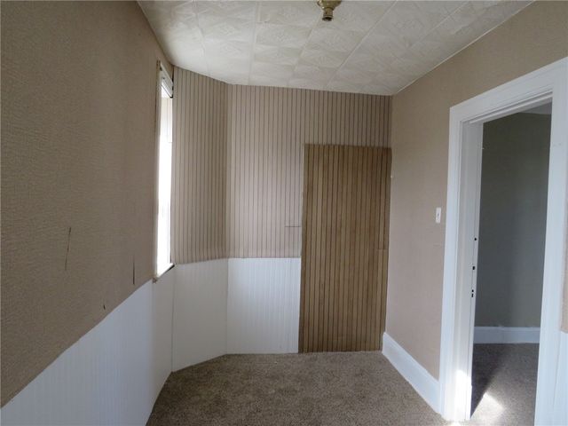 4829 Lougean Ave, Lincoln Place, PA 15207