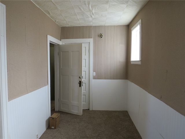 4829 Lougean Ave, Lincoln Place, PA 15207