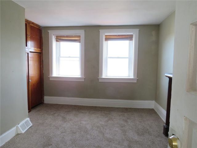 4829 Lougean Ave, Lincoln Place, PA 15207