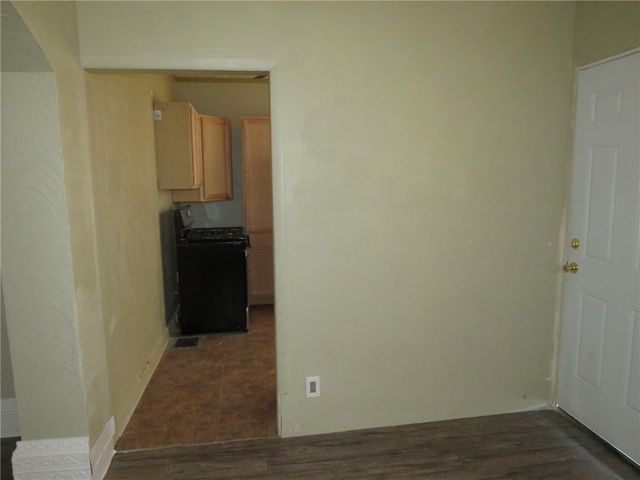 4829 Lougean Ave, Lincoln Place, PA 15207