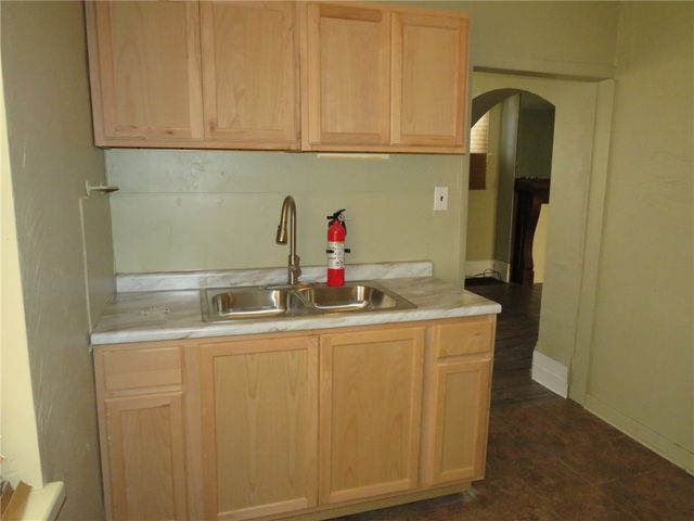 4829 Lougean Ave, Lincoln Place, PA 15207