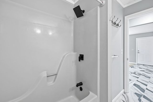 5 Timber Ln, Holyoke, MA 01040