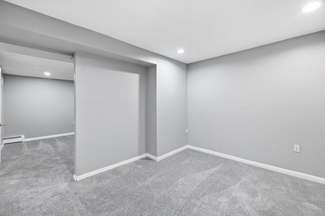 5 Timber Ln, Holyoke, MA 01040