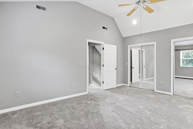 5 Timber Ln, Holyoke, MA 01040