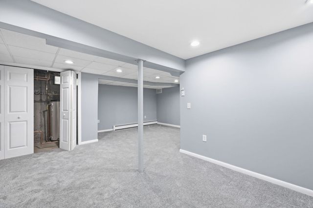 5 Timber Ln, Holyoke, MA 01040