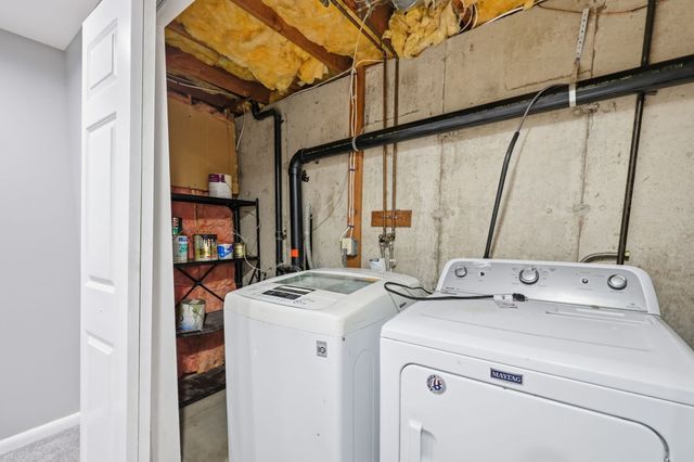 5 Timber Ln, Holyoke, MA 01040