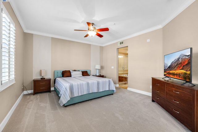 588 Dovecote Ln 4, Livermore, CA 94551