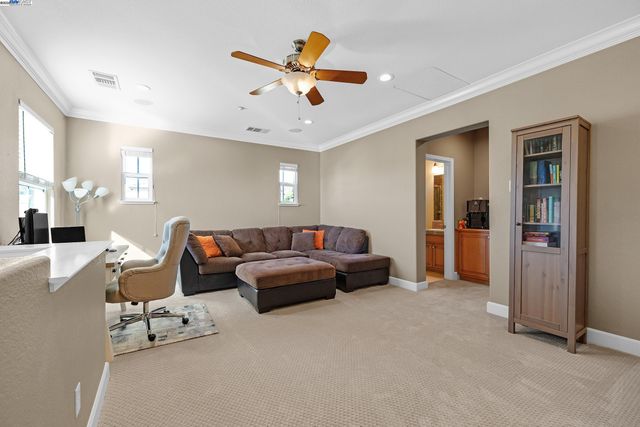 588 Dovecote Ln 4, Livermore, CA 94551