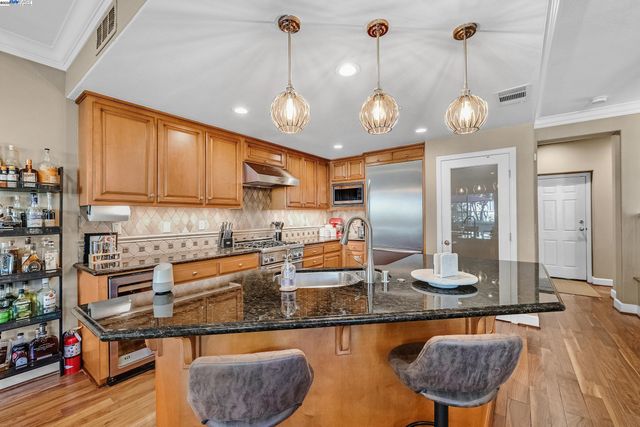 588 Dovecote Ln 4, Livermore, CA 94551