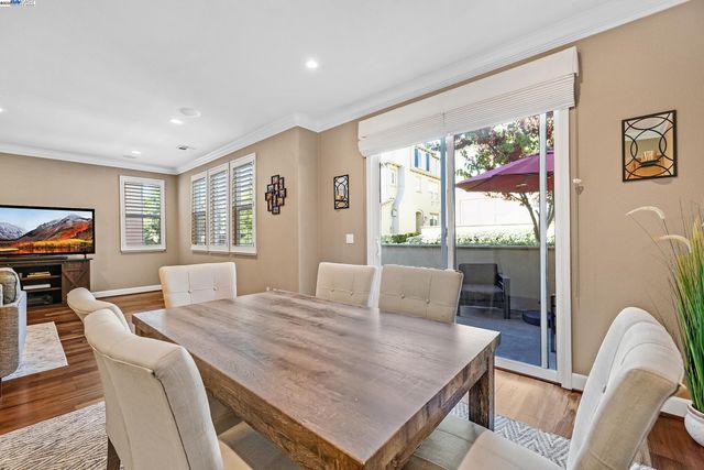 588 Dovecote Ln 4, Livermore, CA 94551