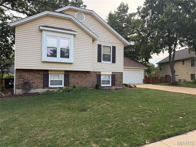 746 Galway Drive, Ballwin, MO 63021